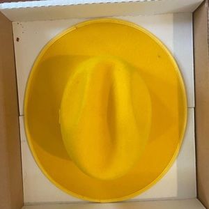 Mustard yellow fedora LG never worn